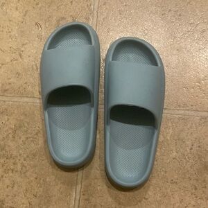 Comfy slides from Amazon, light blue